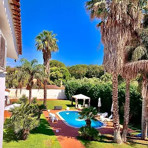 https://bb-a-casa-di-joy.lecce-hotels.com